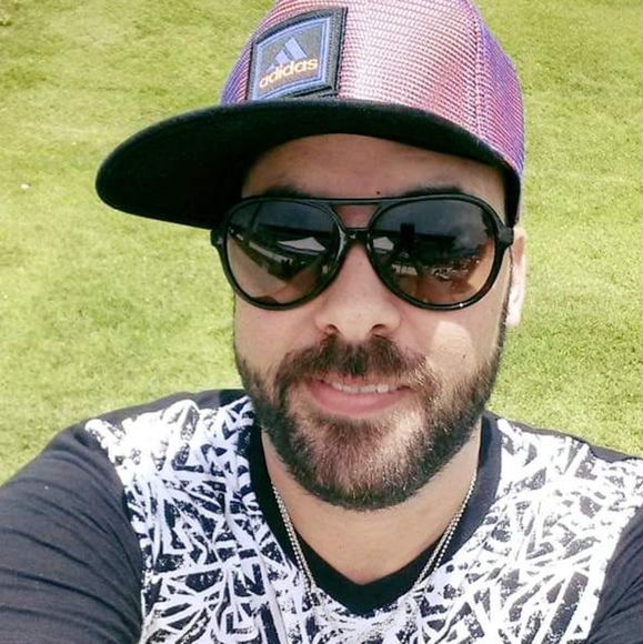 Meet your Posher, Ernesto - Picture 2 of 3